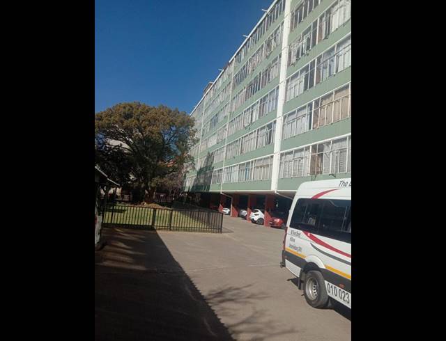 2 BEDROOM APARTMENT FOR SALE IN SUNNYSIDE